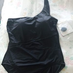 NWT Embrace Your Curve/Miracle Brands Black 2X Off Shoulder 1 Piece Bathing Suit